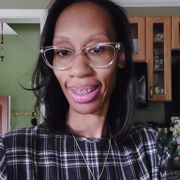 Meet your Posher, Wendy - Picture 3 of 10